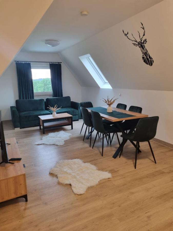 Apartamenty Jelen Pod Grapom Banska Nizna Esterno foto
